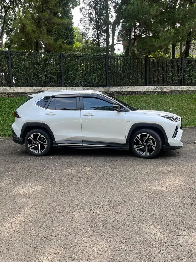 Yaris Cross GR TSS HEV Matic - km 28rb - Pajak Juni 2026 !!!