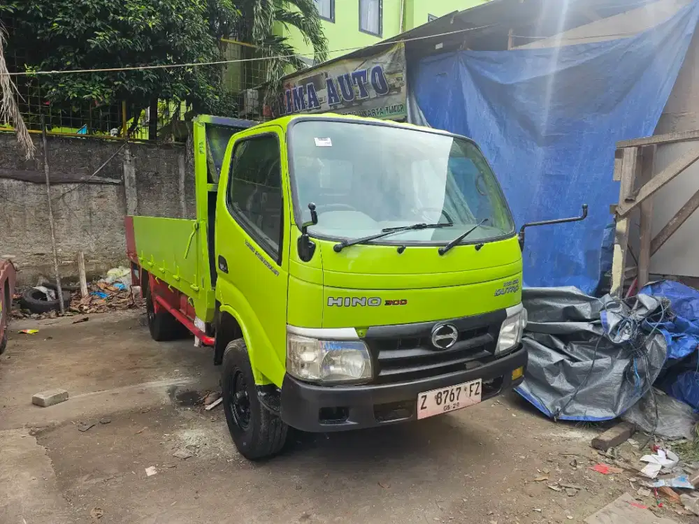 Hino dutro 110 sdLong 2012 power