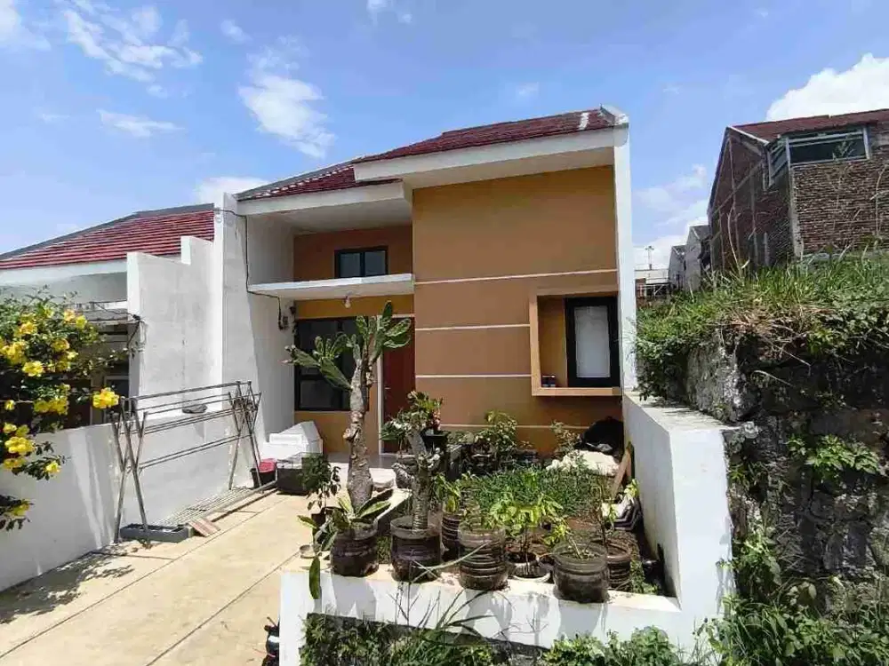 dijual rumah siap huni di jatihandap atas dkt cicaheum