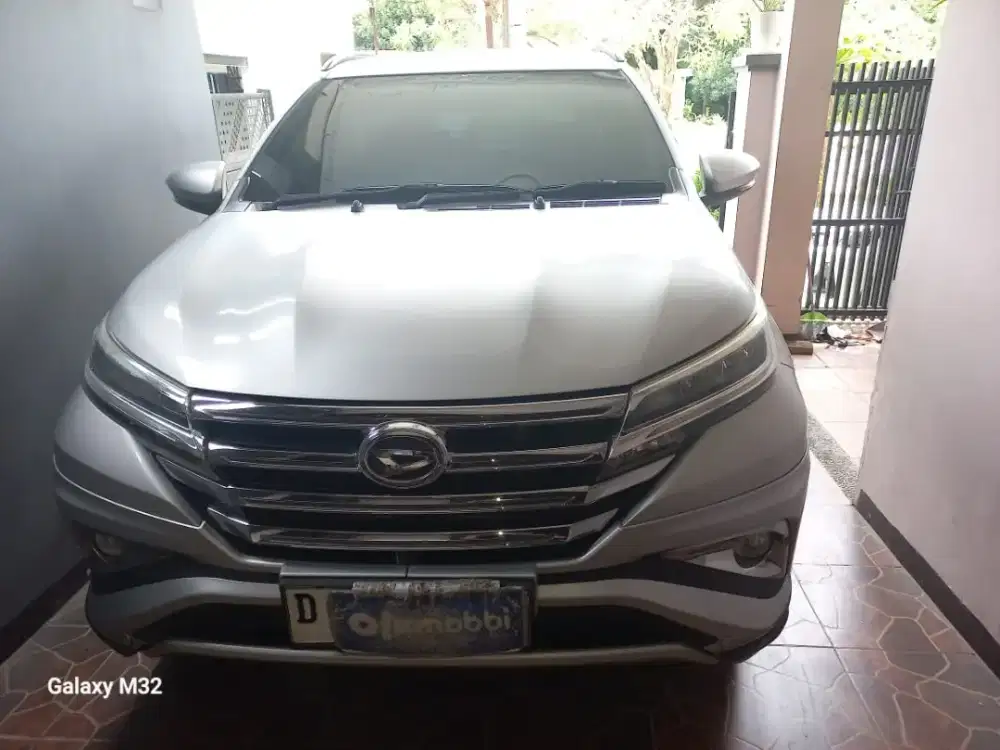 daihatsu Terios 1,5 R deluxe AT THN 2018 SILVER dari baru tgn ke-1 mls