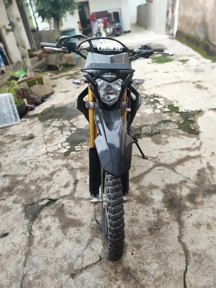 Dijual crf 150cc tahun 2021