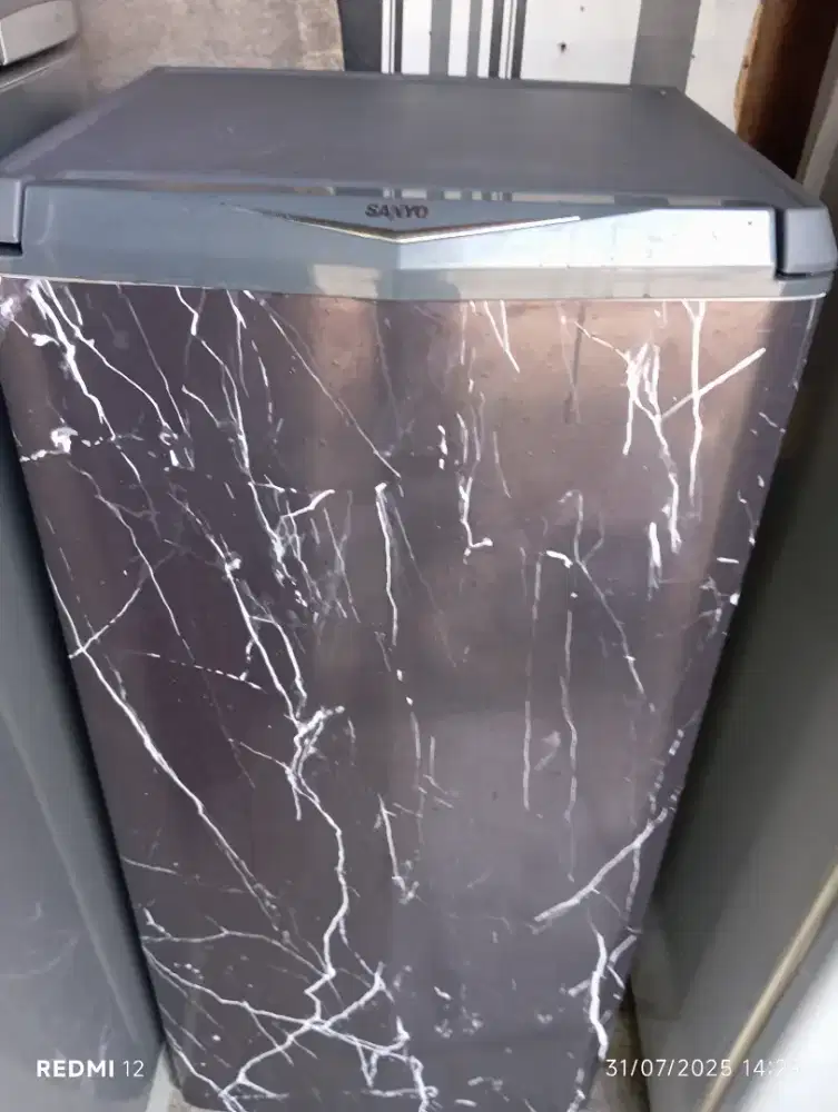 kulkas 1 pintu merek aqua normal murah saja