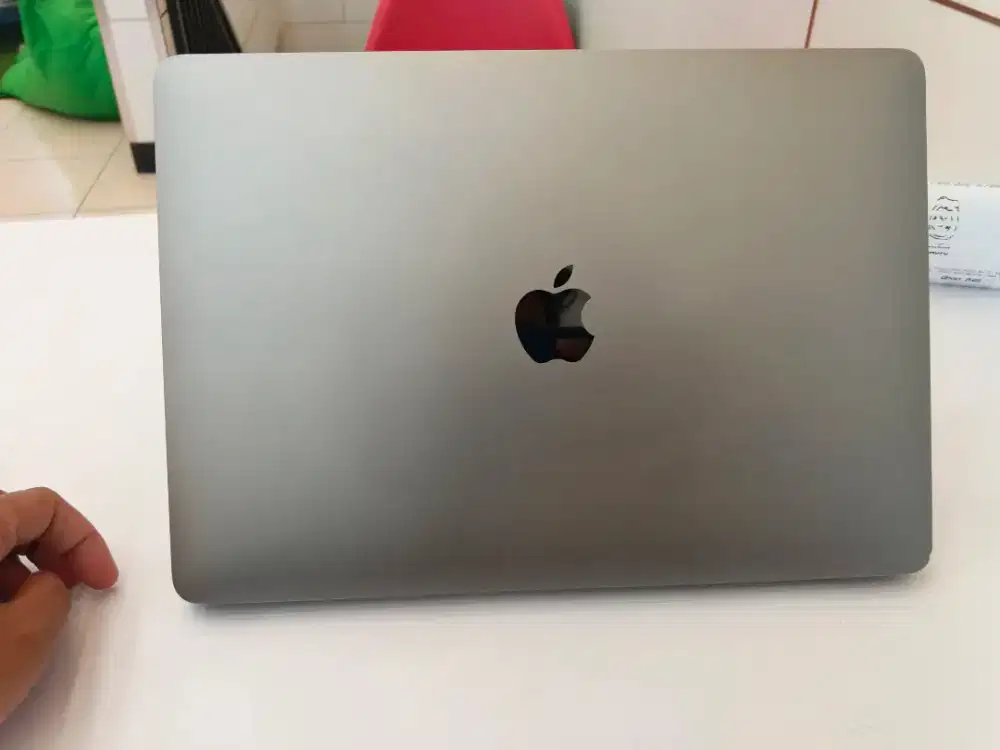 MACBOOK AIR I5 (2020) 8/256