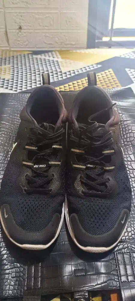 SEPATU NIKE SIZE 42 ORI