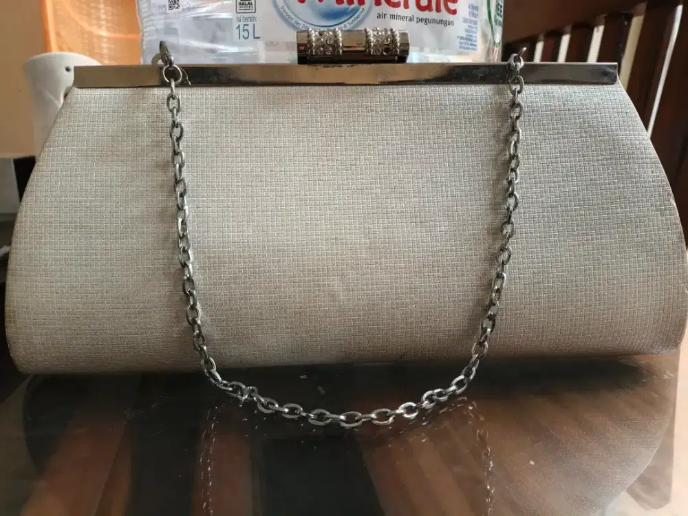 Tas Clutch / Jinjing Elizabeth