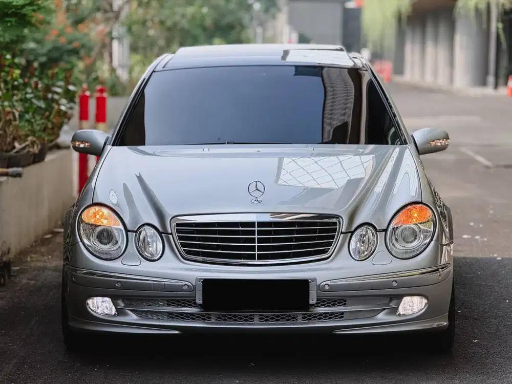 MERCY W211 E240 AT 2004 AVANTGARDE KM 51 RIBU PERFECT