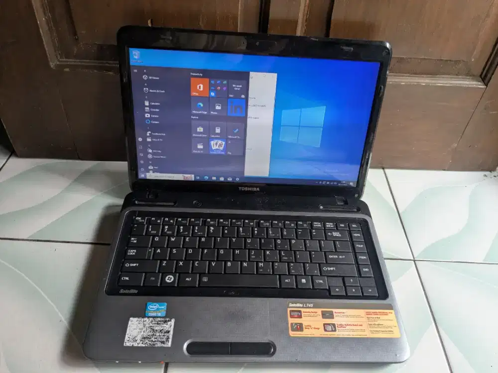 Laptop Toshiba L745 Core I5 Ram 4 Normalan Tinggal Pake Aja