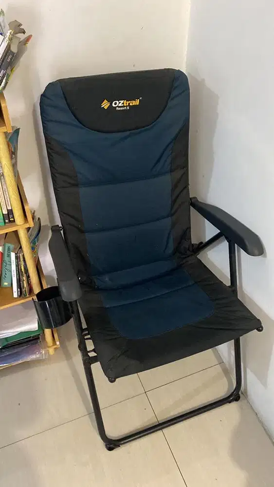 kursi camping oztrail