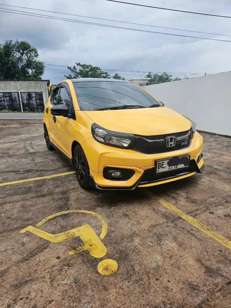 Di jual Honda brio tipe RS 1,2 A/T metik thn 2023