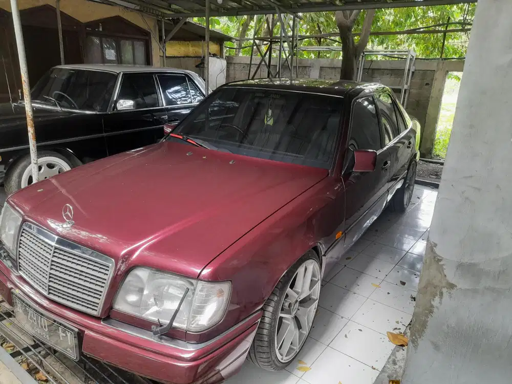 Mercedes-Benz E320 1996 Bensin