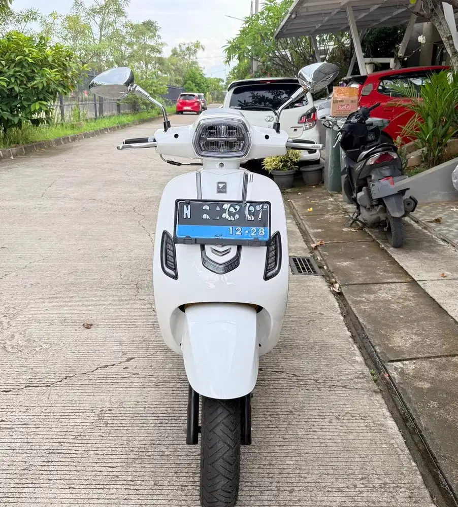 Motor Listrik Smoot Zuzu 2023 White