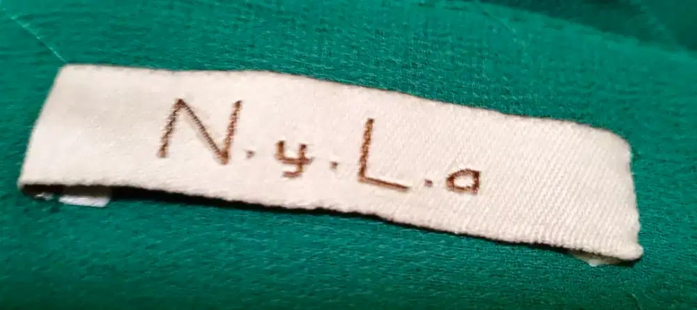 tunik pendek
NYLA
sleeveless 
hijau
pinggang karet
ringan
LD 92