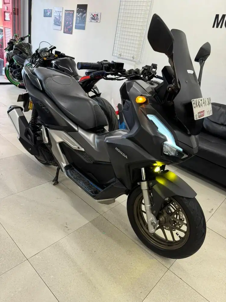 Honda ADV 160 Tipe ABS tahun 2017 warna Hitam Dop ADV160 CC Black Doff