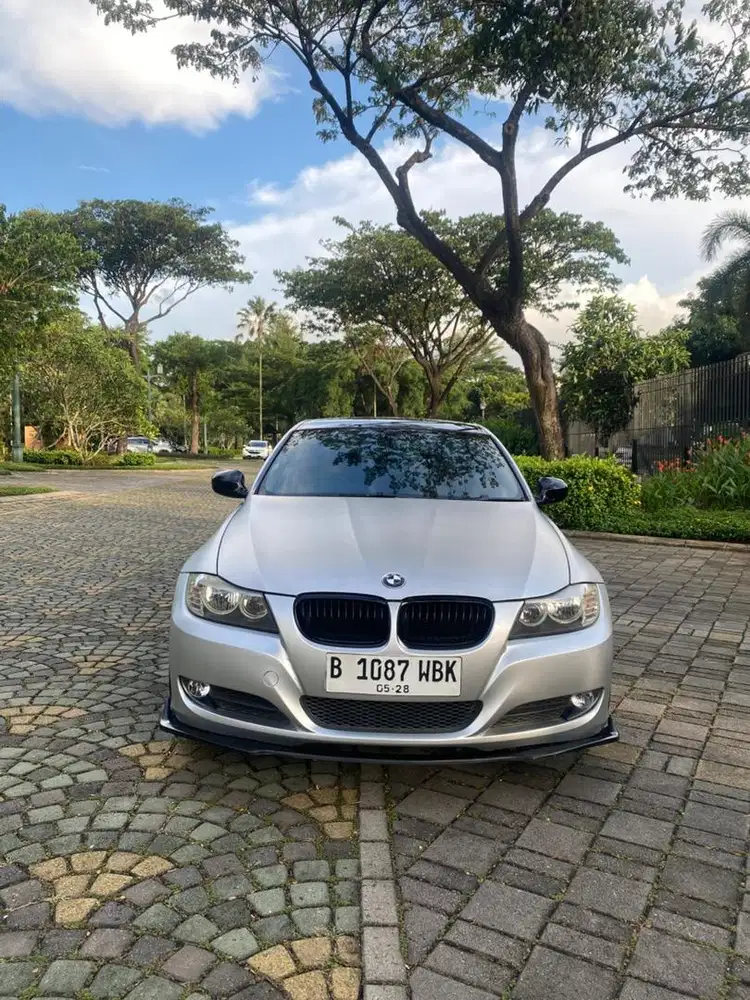 BMW 320i AT tahun 2009