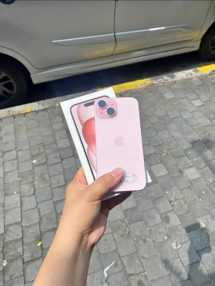 Iphone 15 garansi resmi ibox