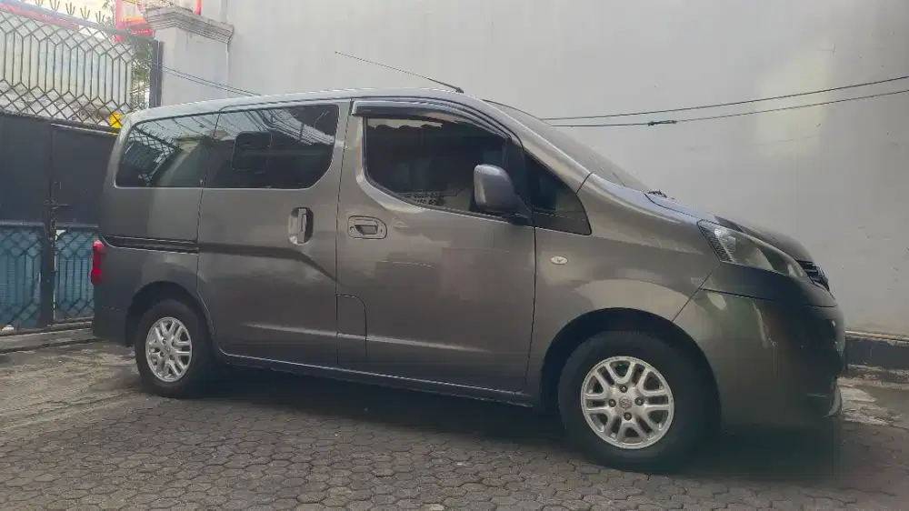 Nissan Evalia XV matic tahun 2012 istimewa