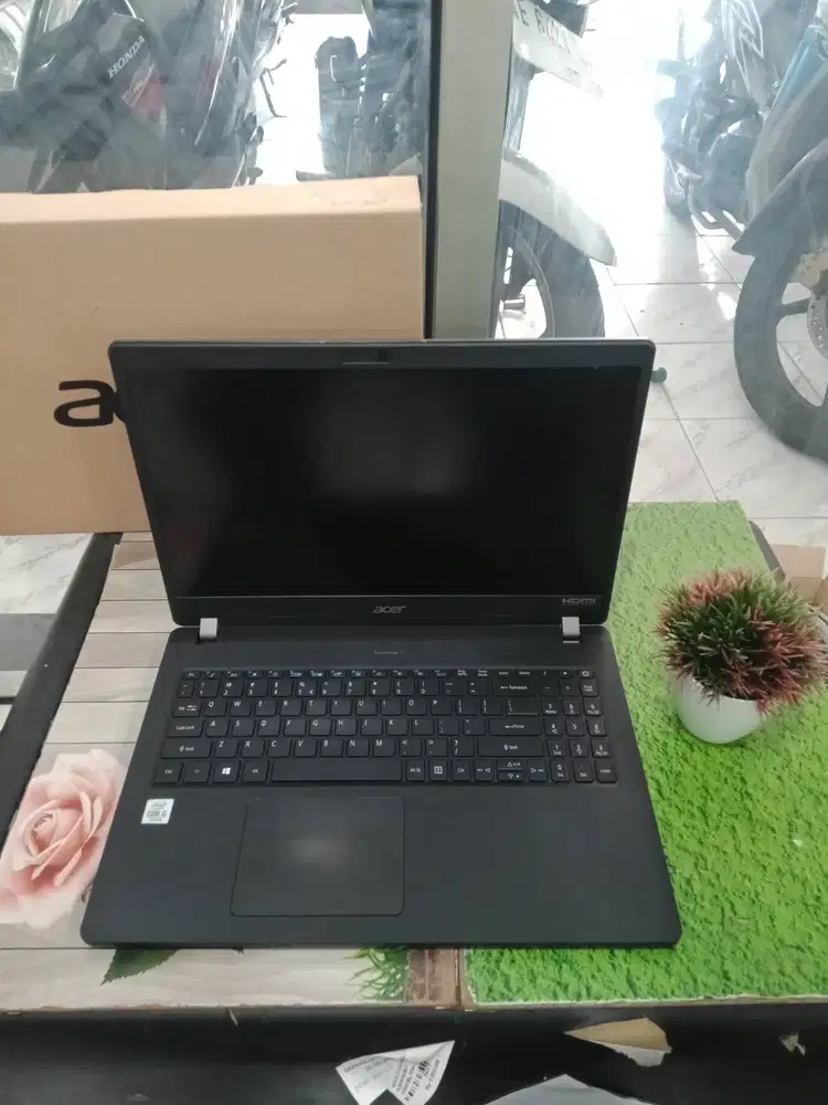 Acer TravelMate P215-52 i5, RAM 8GB, SSD 512GB | Garansi Resmi 1 Tahun