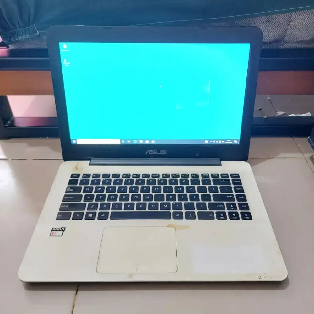 Laptop Murah Asus X454W AMD E1-6010 Ram 4 GB SSD 256 GB