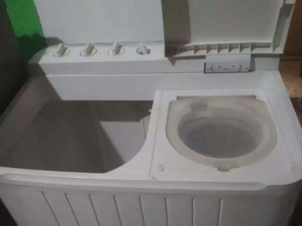 mesin cuci dua tabung