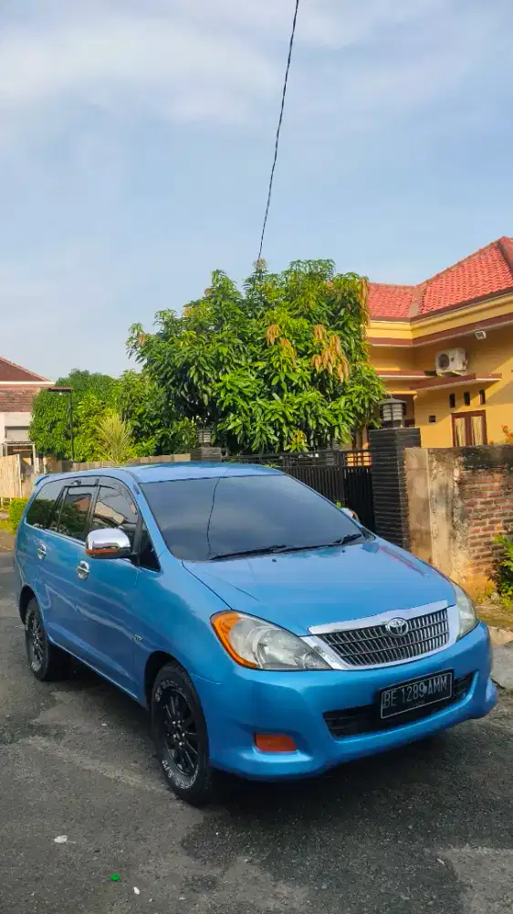 Toyota innova 2.0 E manual
