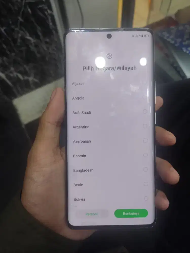 Infinix zero 30 layar lengkung