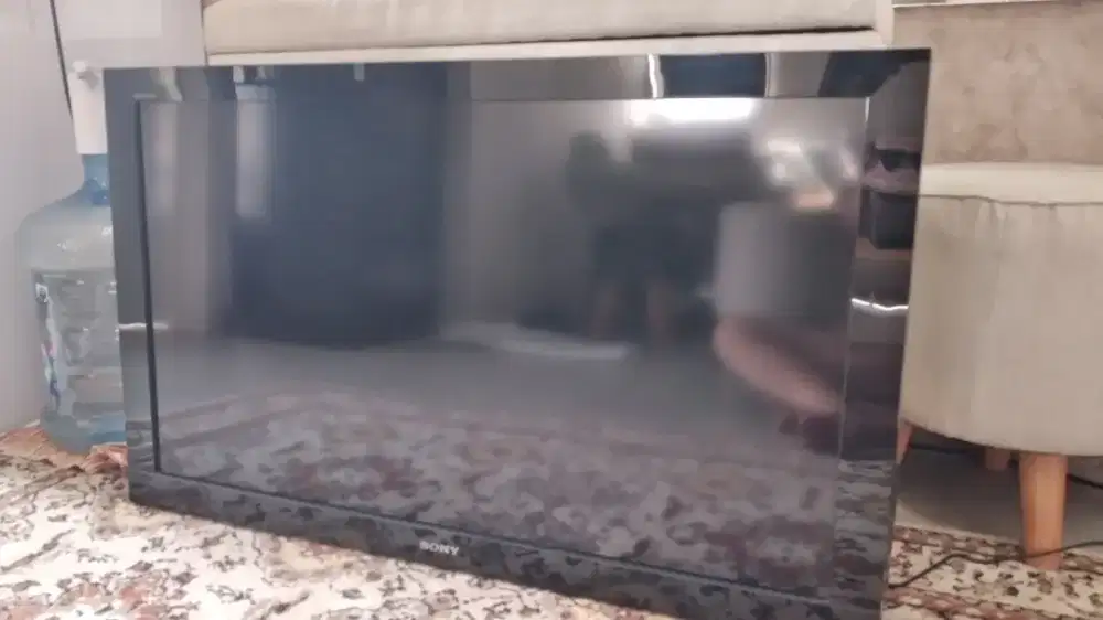 Televisi Flat Nempel Dinding