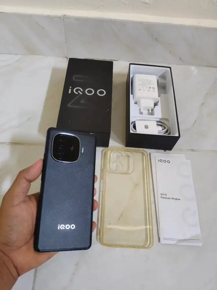 Iqoo z9 5g 8/256 resmi mulus