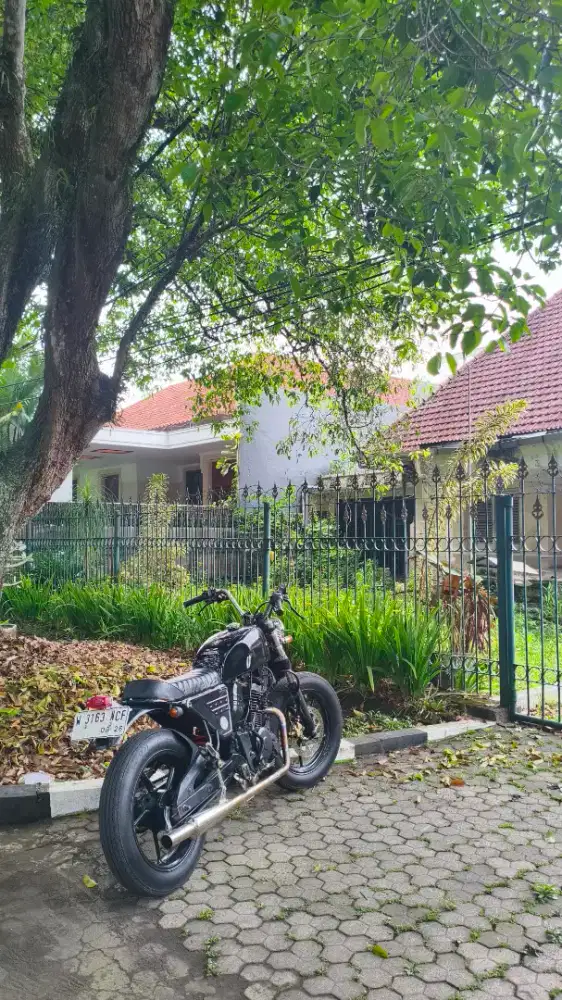 For Sale custom british basic byson 2011