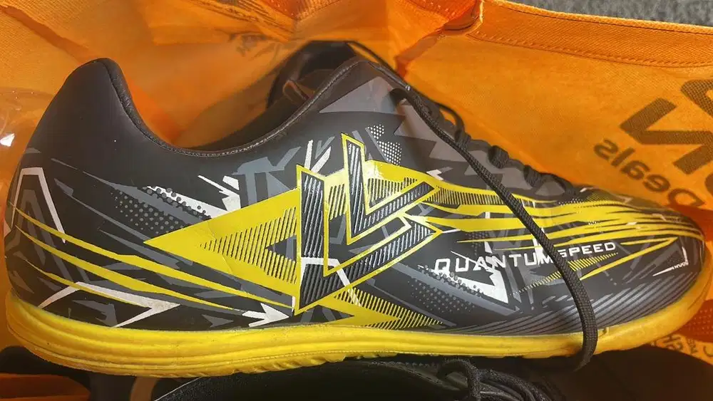 Sepatu Futsal size 42