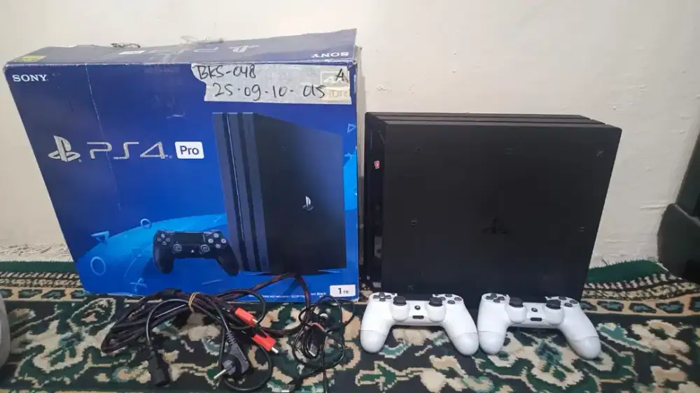 PS4 Pro Slim 1TB – Mulus, Siap Pakai! Fullset + 2 Stick