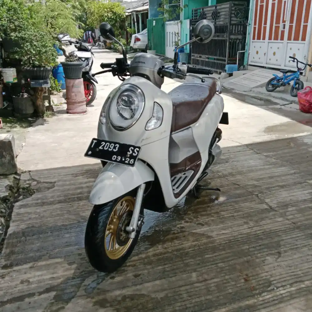 Honda Scoopy keyless 2021 km rendah pajak panjang