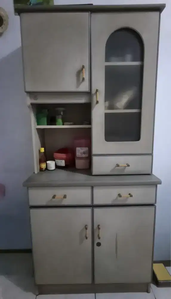 Di jual lemari makan dan lemari dapur