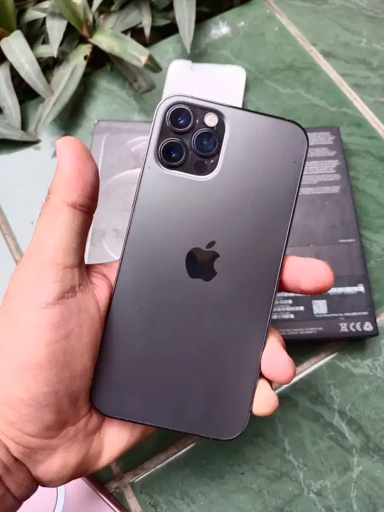 Iphone 12 pro 256gb resmi iBox mulus nominus batre baru bh100 NETT