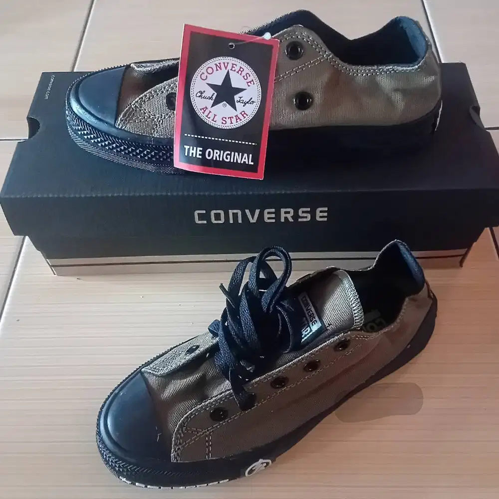 Sepatu CONVERSE all star