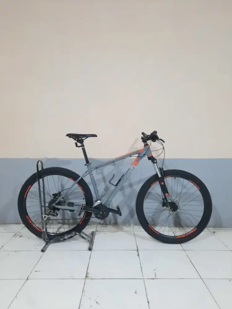 POLYGON PREMIER 4 TAHUN 2023