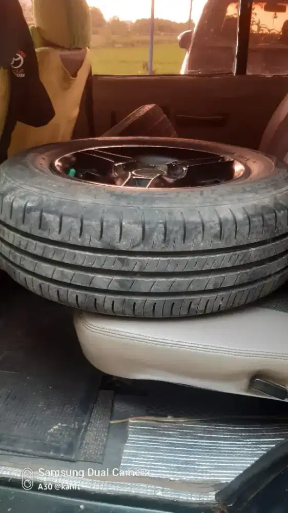 Velg dan ban ring 14 copotan kijang