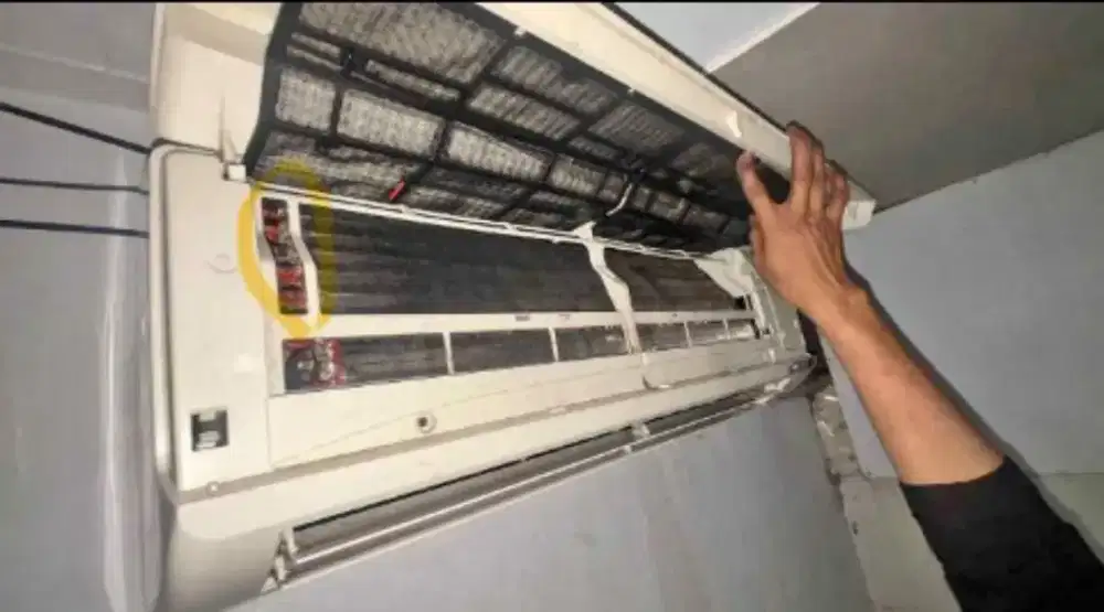 SERVICE AC PERBAIKAN DAN MAINTENANCE