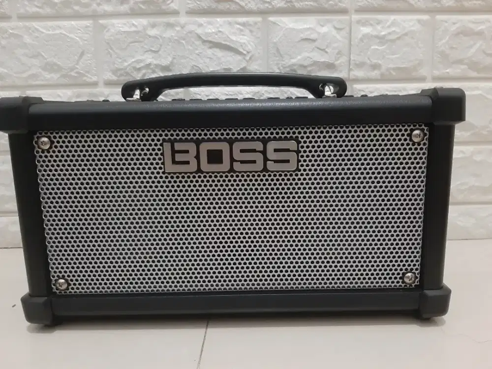 AMPLIFIER GITAR MERK BOSS DUAL CUBE LX ORIGINAL