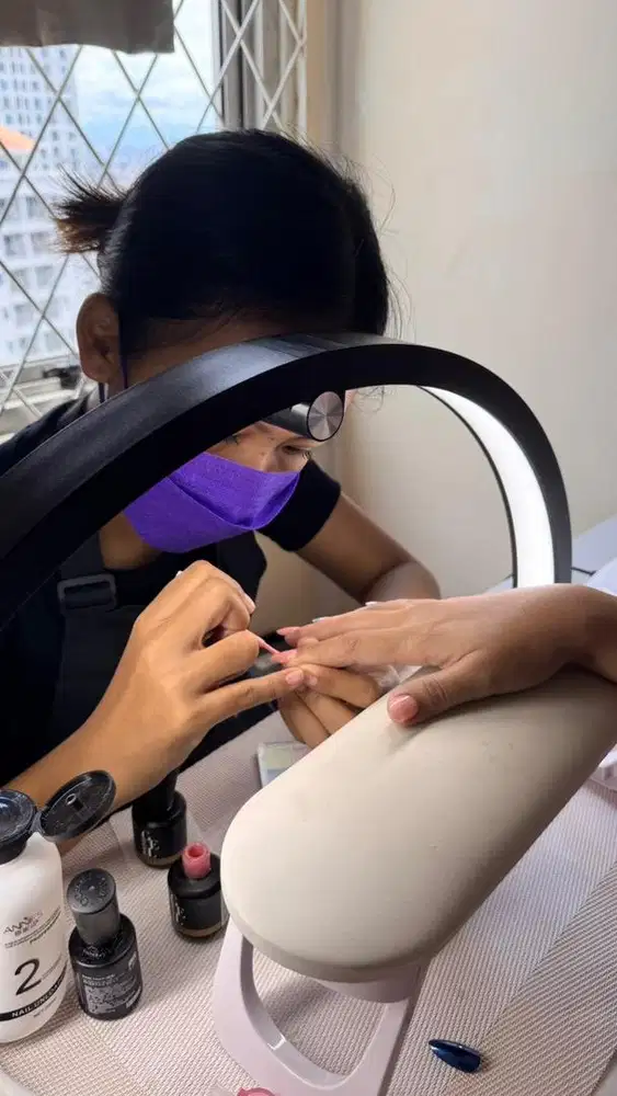 LOKER LASH THERAPIST & NAIL ARTIST