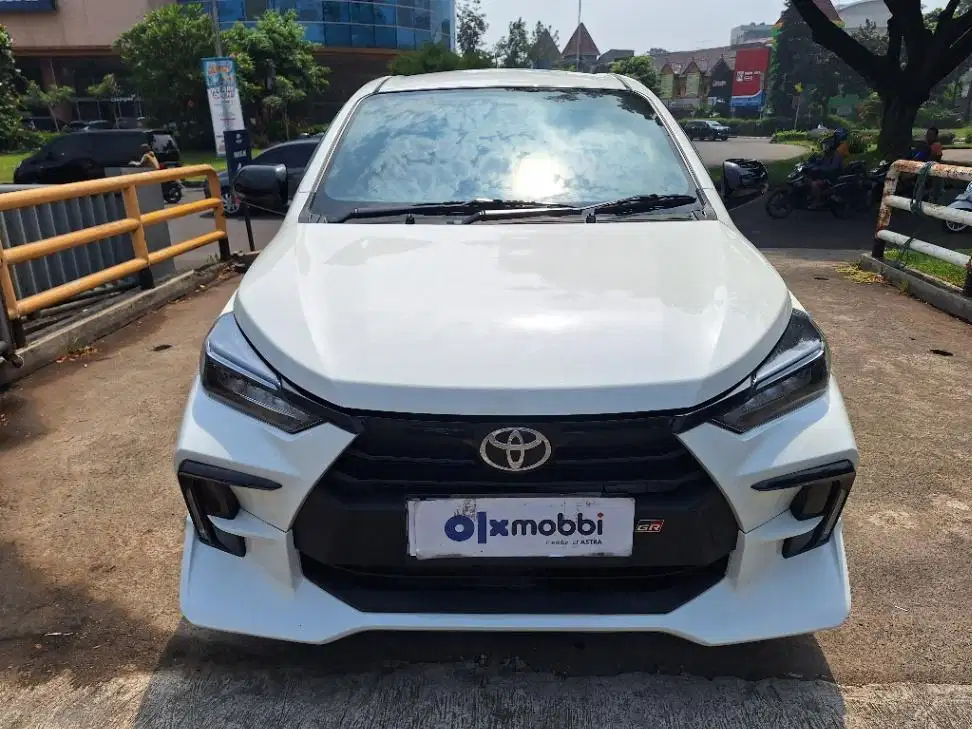 DP MURAH Toyota Agya 1.2 New GR Sport Bensin-AT 2023 Putih CHKSB
