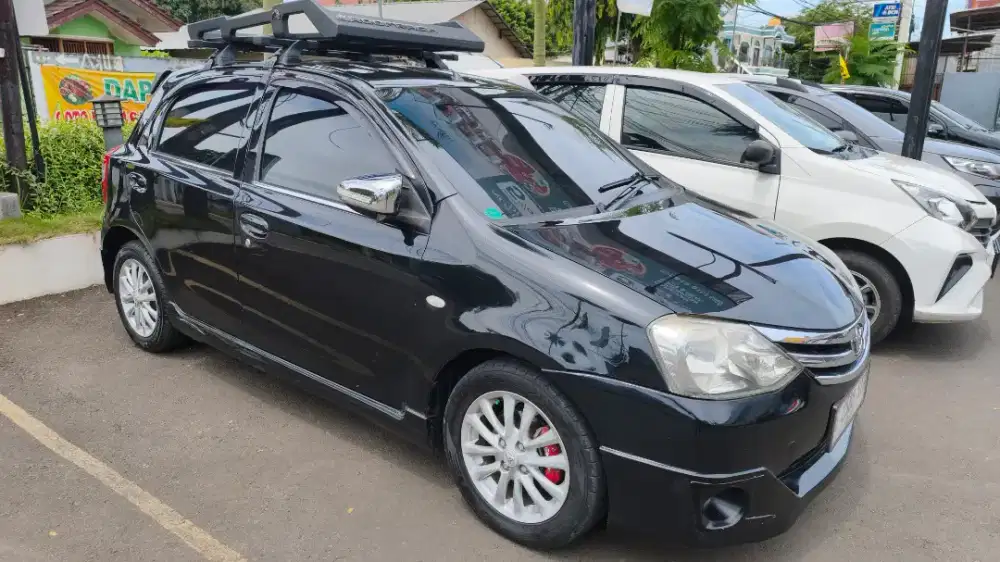Etios Valco G 1.2 Hitam Manual