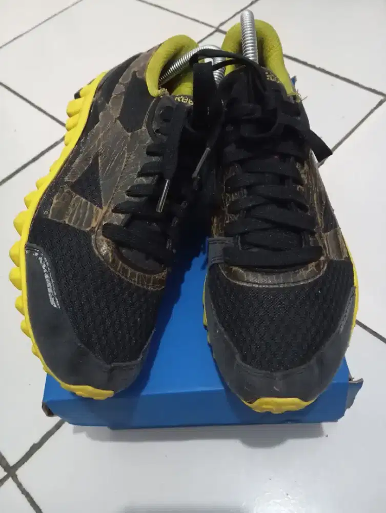 Sepatu running Reebok