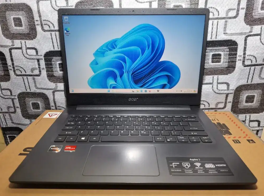 Laptop Acer Ryzen 3 ram 8gb SSD VGA 2gb Game Grafis cocok