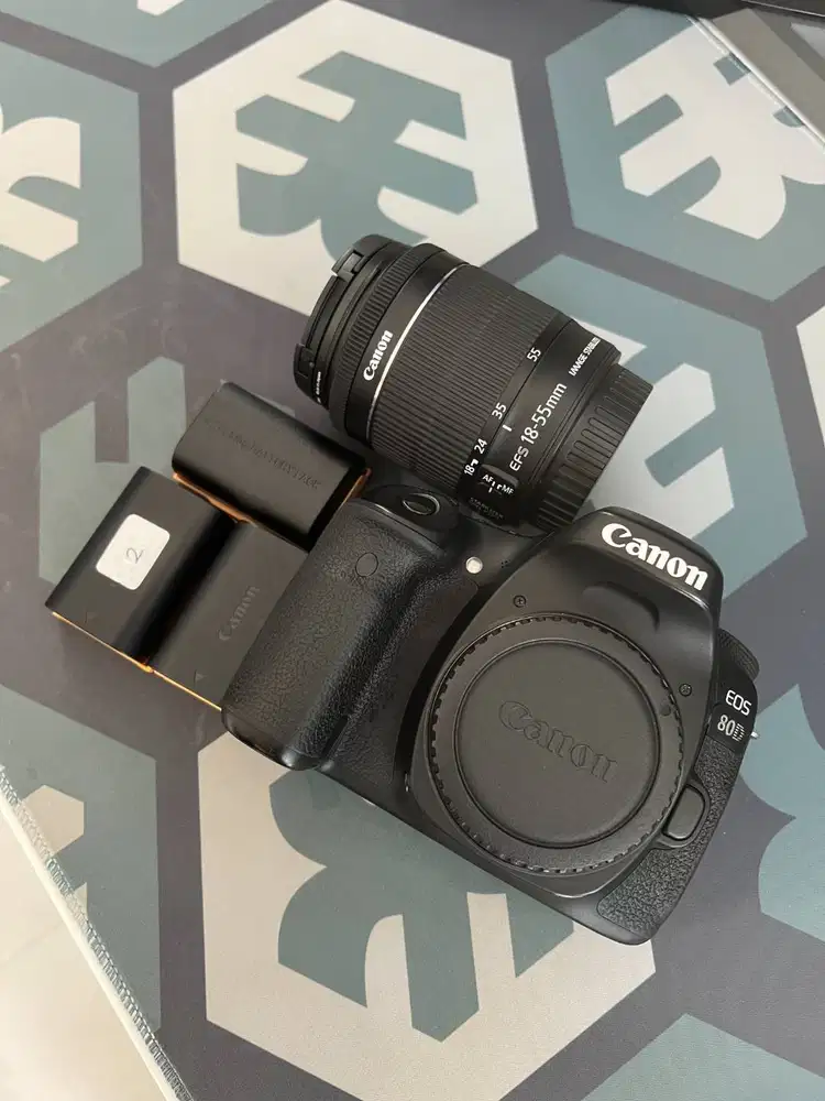 Canon EOS 80D KIT EF-S 18-55mm F3.5-5.6 IS STM