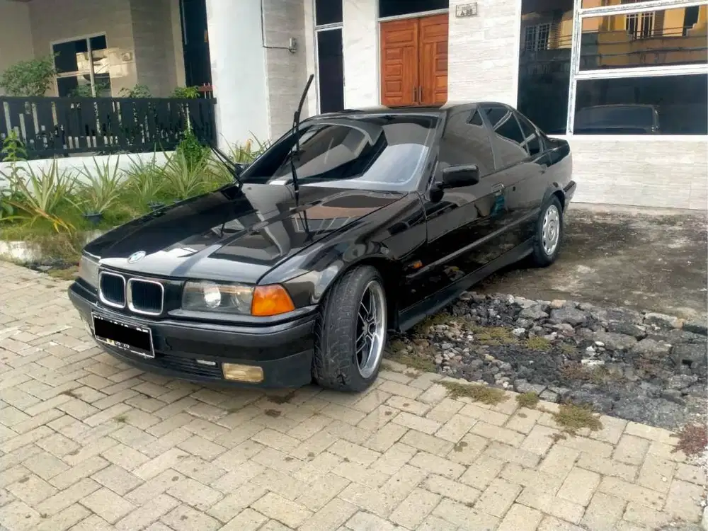 Dijual BMW 320i 1995