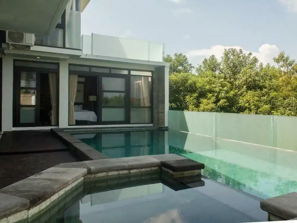 FREEHOLD FULLY FURNISHED VILLA WITH BENOA BAY VIEW NUSADUA BALI