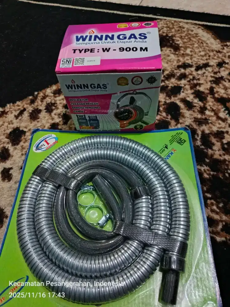 Jual regulator 1 set sama selang gas, baru dan masih segel papbrik