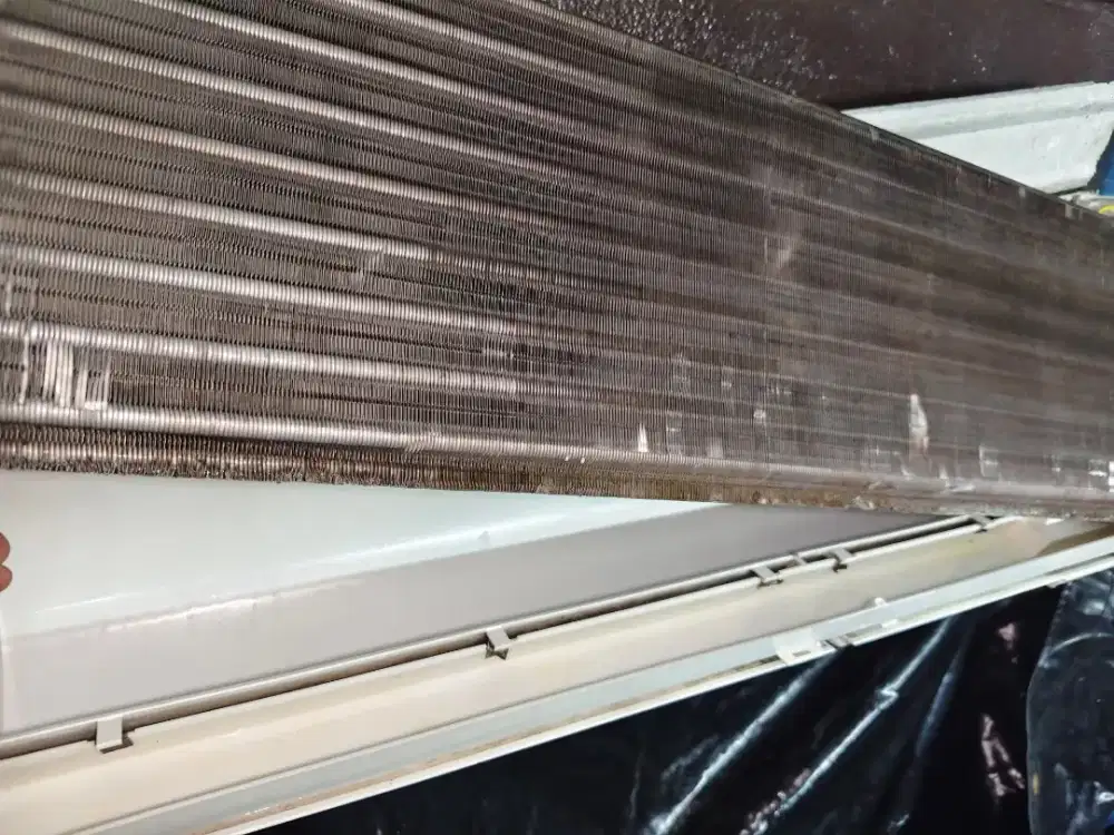 SERVICE AC PERBAIKAN DAN MAINTENANCE