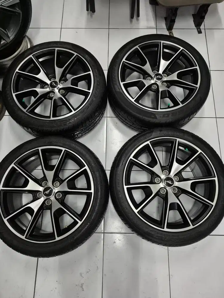velg orginal Oem Ford mustang Ecoboost R19 pcd 5*114.3 plus ban 95%