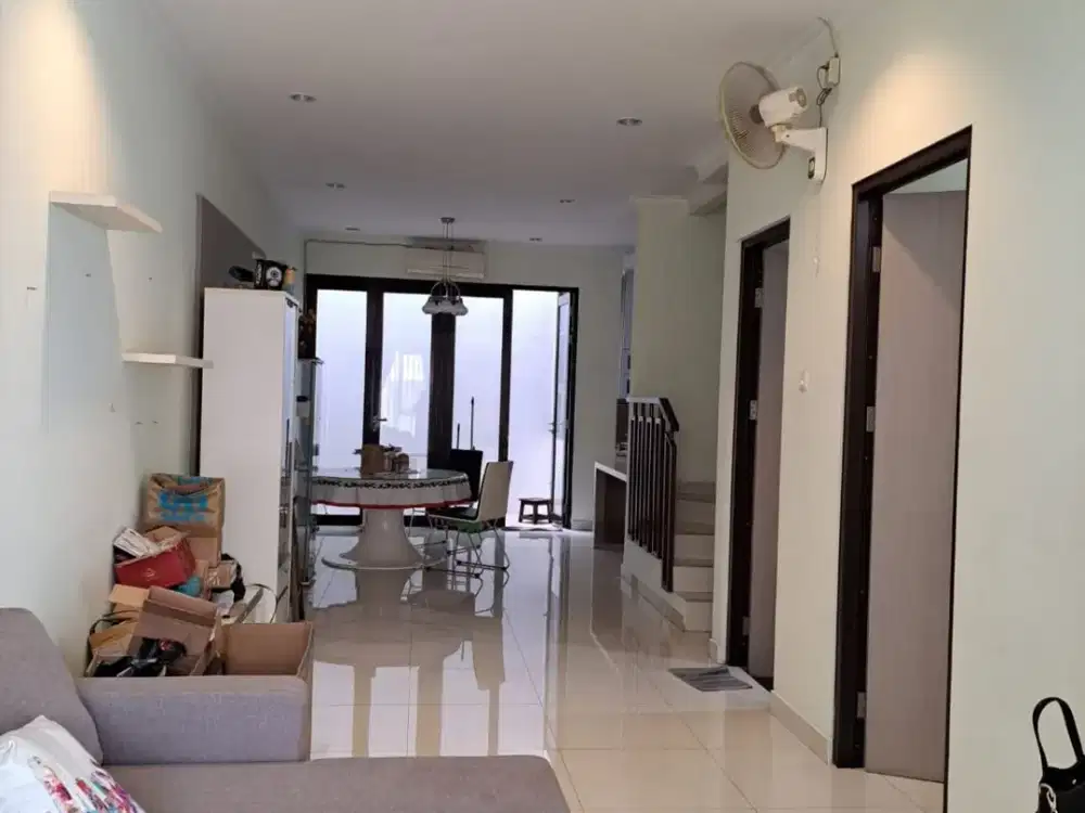 A67 Jual Murah Rumah Bagus Jalan Lebar 3 Mobil di dekat Tomang Raya